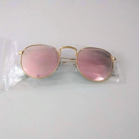 Pink Round Women's Metal Frame Style Sunglasses - Picture 4 of 4